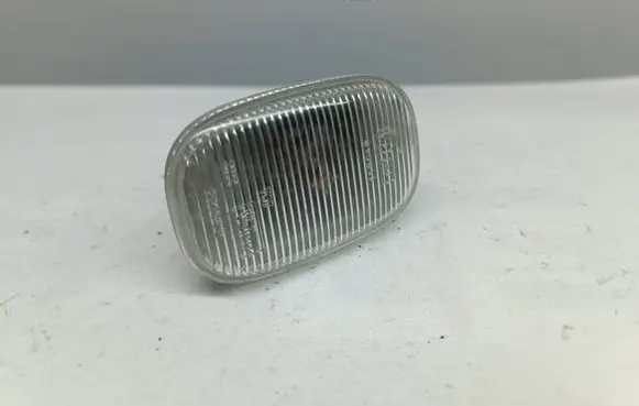 Toyota Corolla E120 E130 Front fender indicator light 019012