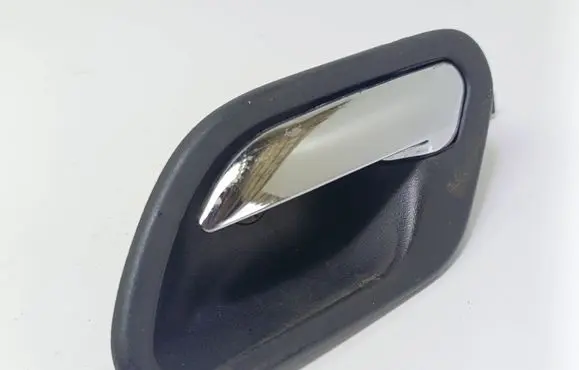 BMW 5 E39 Front door interior handle 8226049
