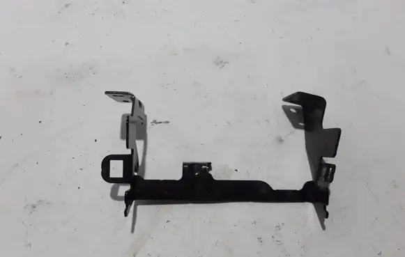 Volvo XC90 Radiator mount bracket 31368365