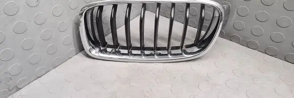 BMW 3 F30 F35 F31 Front bumper upper radiator grill 7260497