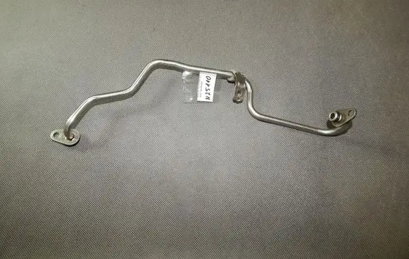 Audi Q3 8U Turbo turbocharger oiling pipe/hose 04E122157H