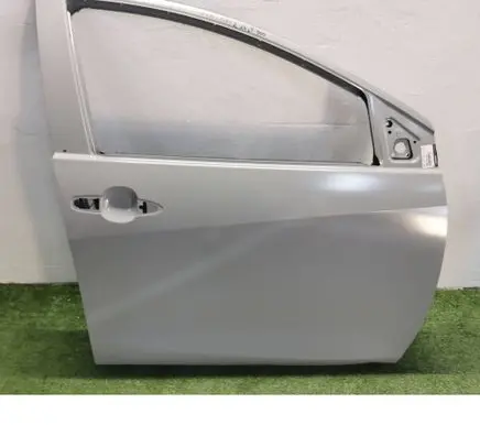 Toyota Yaris XP210 Front door 1M0258010DAN 1M0258010