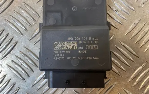 Audi A4 S4 B9 Fuel injection pump control unit/module 4M0906121B AUD2703