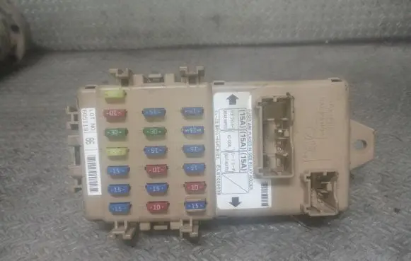Subaru Forester SG Fuse module LB100603B