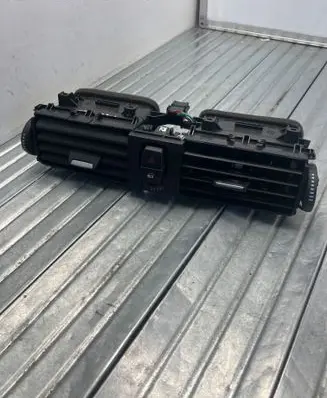 BMW 3 F30 F35 F31 Dash center air vent grill 9218552 AN99835 512981