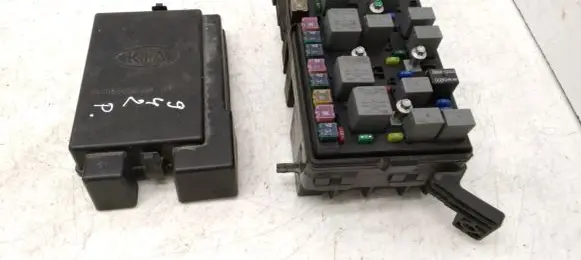 KIA Sportage Fuse module 919511F220 919511F430