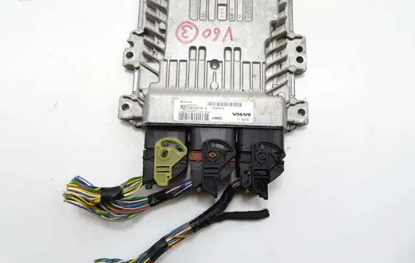 Volvo V60 Engine control unit/module 31336712 S180134102A SID807EV0