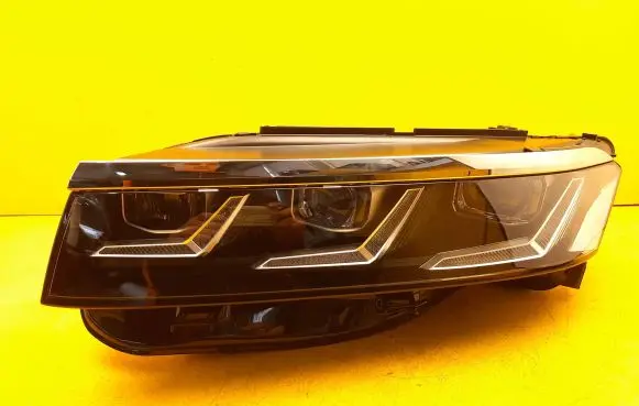 Volkswagen Touareg III Headlight/headlamp 761941081H