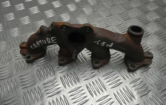 Mercedes-Benz A W176 Exhaust manifold 140042975R VD1230