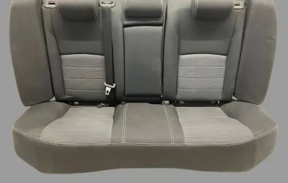 Toyota Avensis T270 Second row seats 