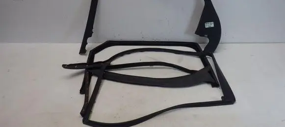 Land Rover Range Rover Velar Rear door window/glass frame J8A2-25514-AC