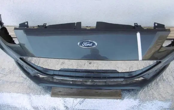 Ford Focus Front bumper 13831051009