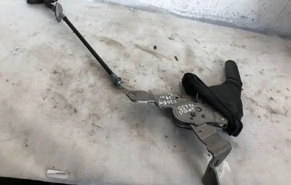 Lexus IS 220D-250-350 Handbrake/parking brake lever assembly