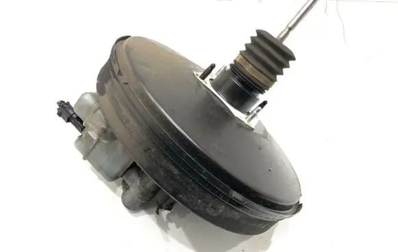 Volkswagen PASSAT B7 Brake booster 3C1614105AP