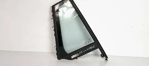 BMW 3 G20 G21 Rear vent window glass 7433982