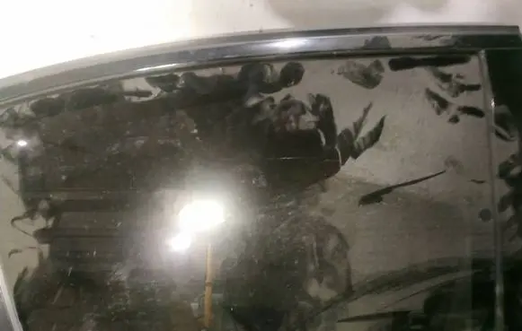 BMW 5 E60 E61 Rear door window glass as2