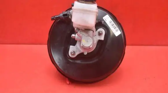 Dacia Sandero Brake booster 472103298R