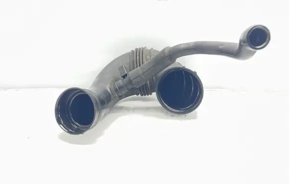Mercedes-Benz E W211 Turbo air intake inlet pipe/hose A6460940297