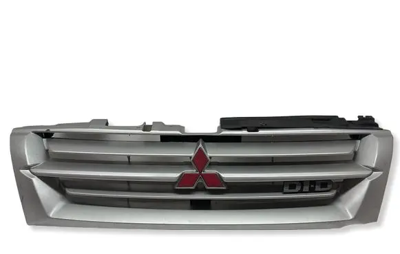 Mitsubishi Pajero Front bumper upper radiator grill MR387981