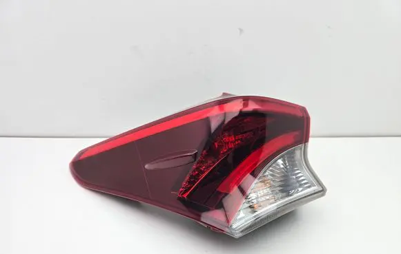 Toyota Auris E180 Rear/tail lights E418672