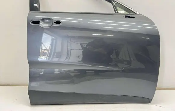 Lexus LBX Front door