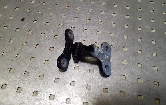 Volvo V50 Front door upper hinge