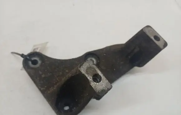 Citroen C5 Engine mounting bracket