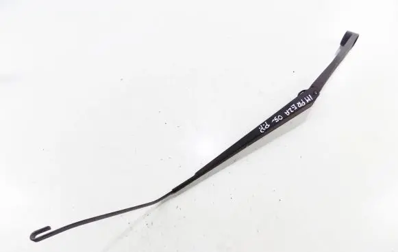 Subaru Impreza II Front wiper blade arm