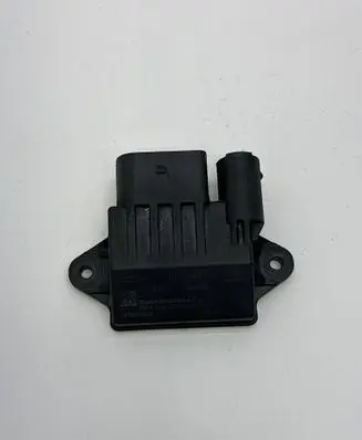 Mercedes-Benz S W221 Glow plug pre-heat relay GSE114 0522140709