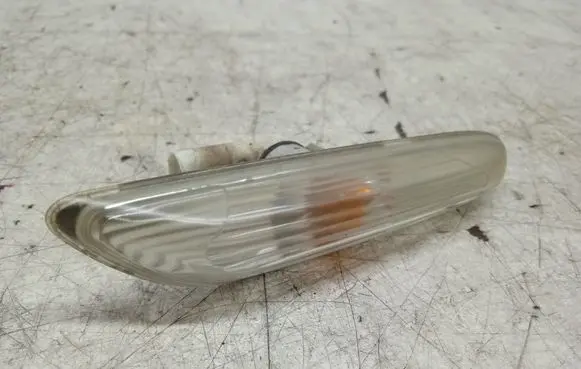 BMW 3 E90 E91 Front fender indicator light 725332602