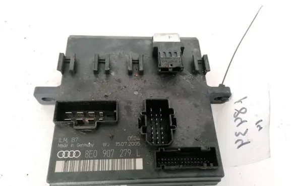 Audi A4 S4 B7 8E 8H Light module LCM 8E0907279L