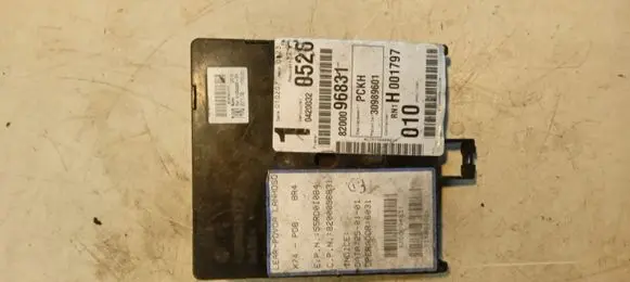Renault Laguna II Fuse module 8200096831