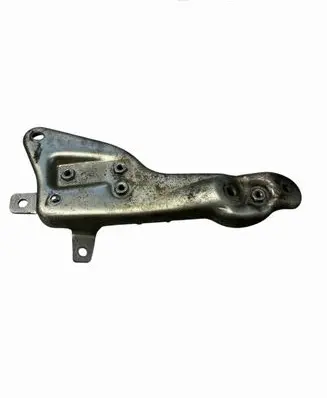 Engine mounting bracket