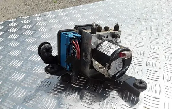Renault Megane III ABS Pump 10096114783