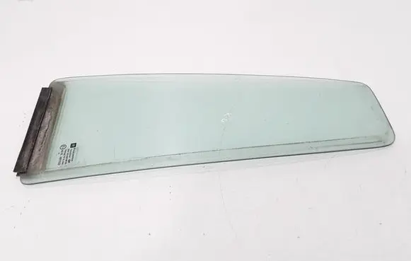 Opel Zafira A Rear vent window glass 