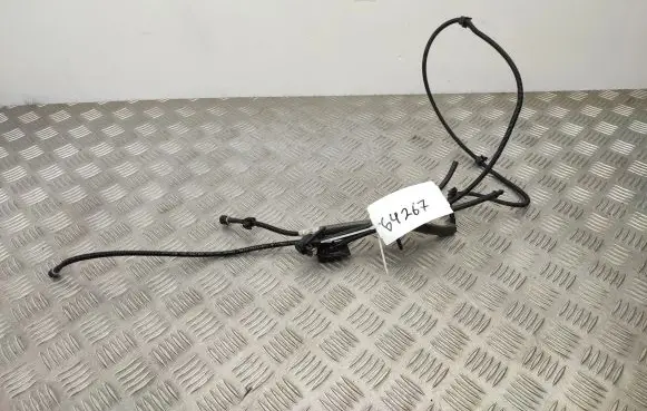 Windshield washer spray nozzle