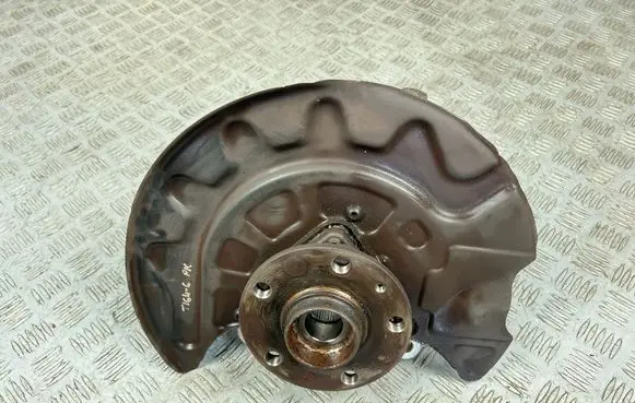 Volkswagen Tiguan Front wheel hub 5Q0407257A