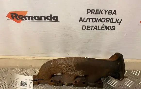 Volkswagen PASSAT B5.5 Exhaust manifold 078253034