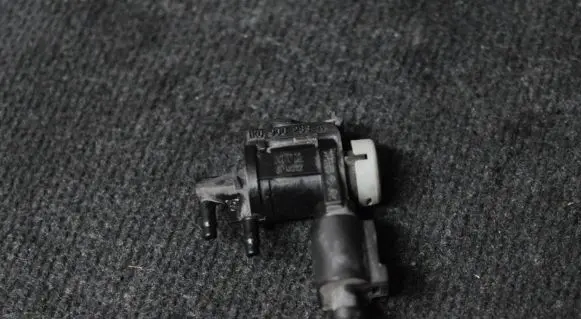 Audi A5 8T 8F Turbo solenoid valve 1K0906283A