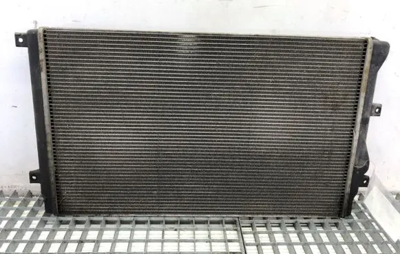 Volkswagen Touran I Coolant radiator 1K0121253H