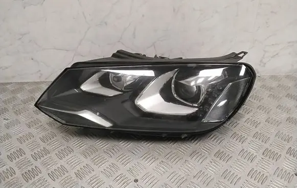 Volkswagen Touareg II Headlight/headlamp 7P1941751