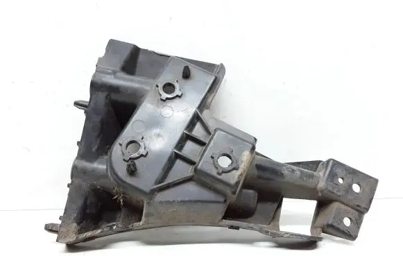 Front bumper mounting bracket