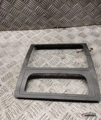 Volkswagen Caddy Radio/GPS head unit trim 2k5858061