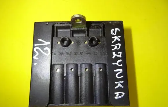 Mercedes-Benz Vaneo W414 Fuse box set A0035453501