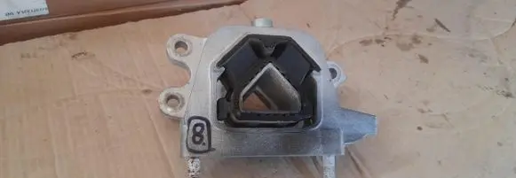 Peugeot 208 II Engine mount vacuum valve 9826533880