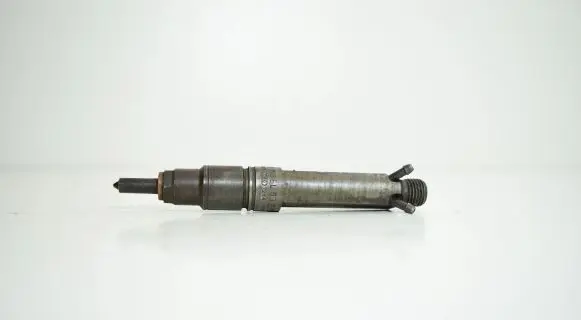 Audi A6 S6 C4 4A Fuel injector 046130201B