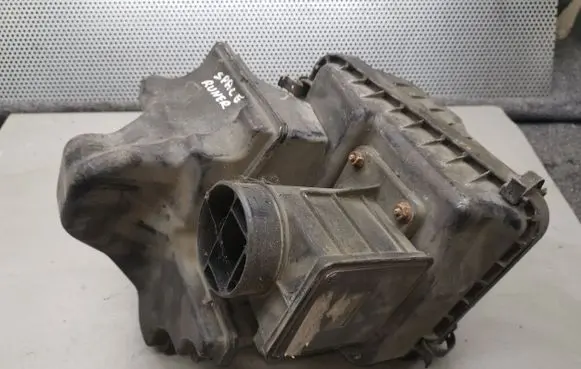 Mitsubishi Space Runner Air filter box MD171255 E5T05371