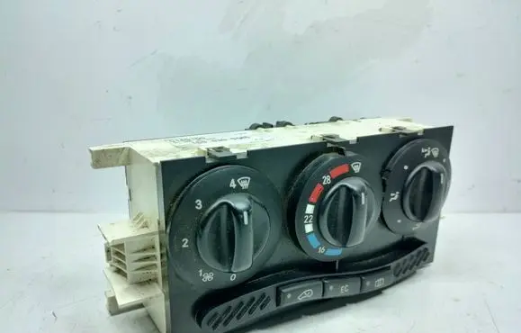 Volkswagen Golf IV Climate control unit 1688300485 Q140100 3298HW3997