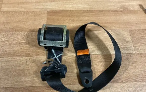 Ford Focus C-MAX Front seatbelt 3M51R61294AC 601704600