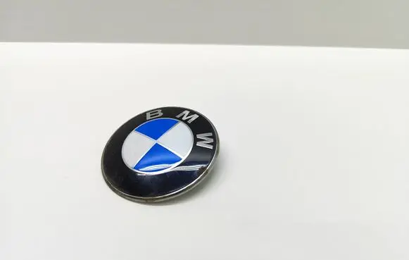 BMW 5 E60 E61 Manufacturer badge logo/emblem 8132375 51148132375